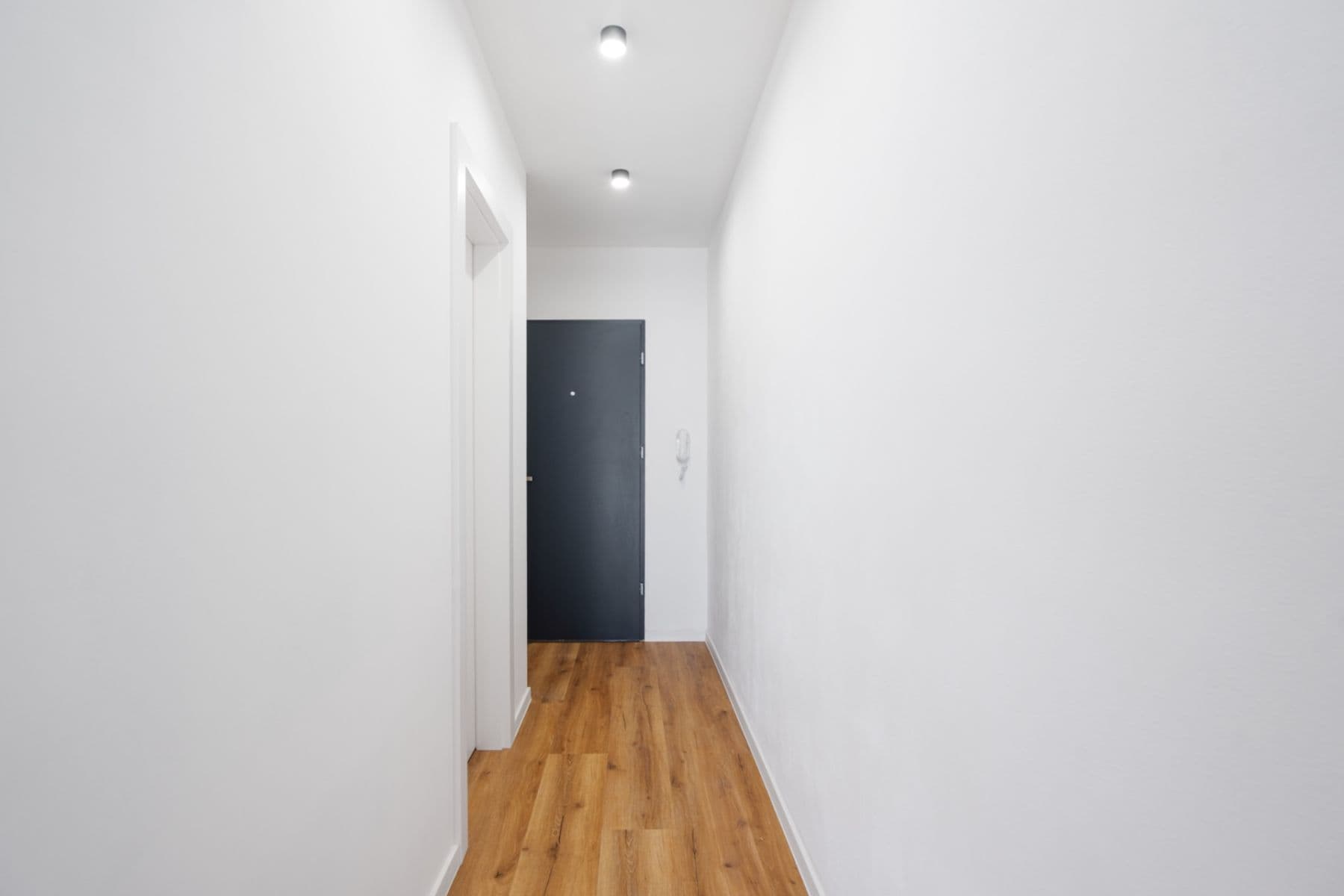 Prodej bytu 1+kk 35 m², Jana Masaryka, Hradec Králové, Královéhradecký kraj Prodej bytu 1+kk 35 m², Jana Masaryka, Hradec Králové, Královéhradecký kraj