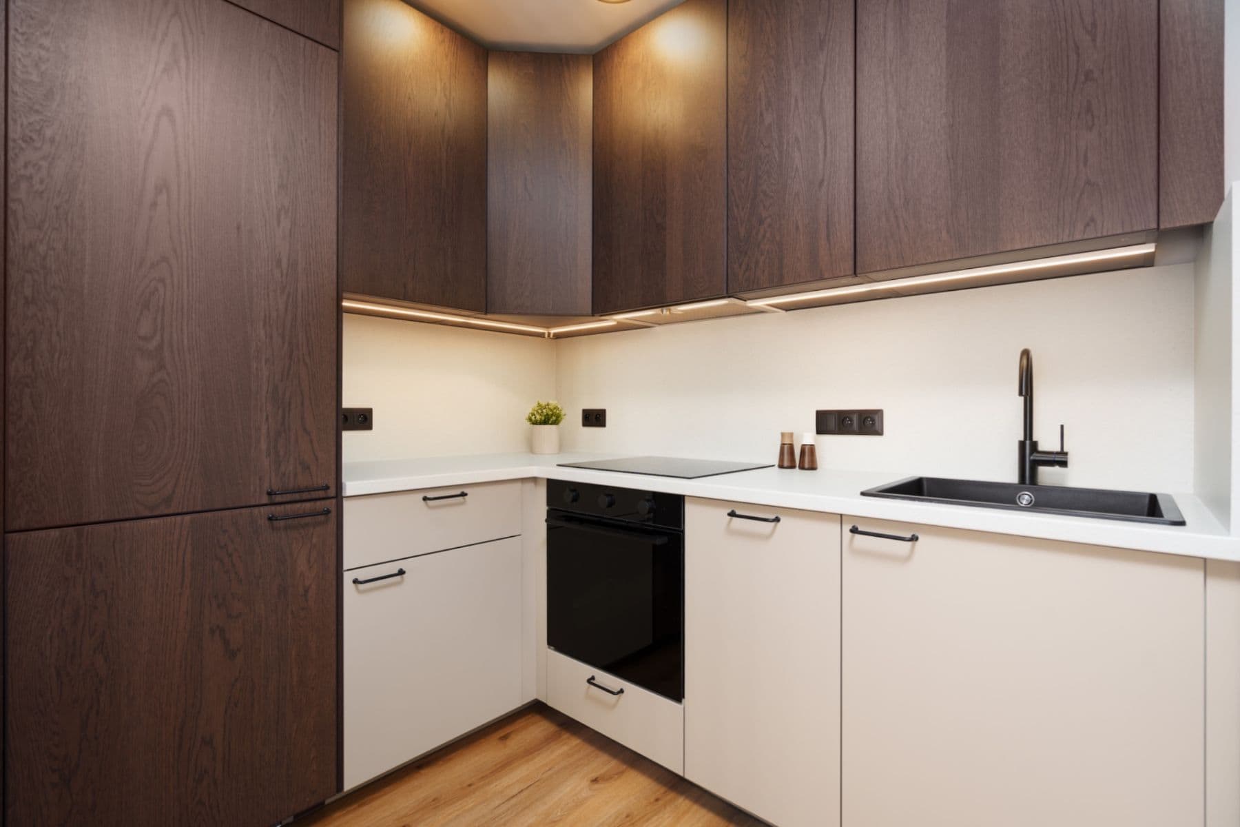 Prodej bytu 1+kk 35 m², Jana Masaryka, Hradec Králové, Královéhradecký kraj Prodej bytu 1+kk 35 m², Jana Masaryka, Hradec Králové, Královéhradecký kraj