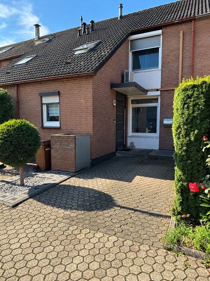 Prodej domu 115 m², pozemek 207 m², Erftstadt, Severní Porýní-Vestfálsko Prodej domu 115 m², pozemek 207 m², Erftstadt, Severní Porýní-Vestfálsko