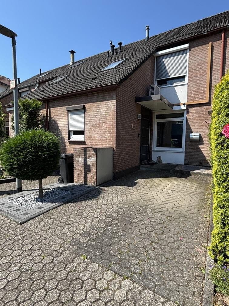 Prodej domu 115 m², pozemek 207 m², Erftstadt, Severní Porýní-Vestfálsko Prodej domu 115 m², pozemek 207 m², Erftstadt, Severní Porýní-Vestfálsko