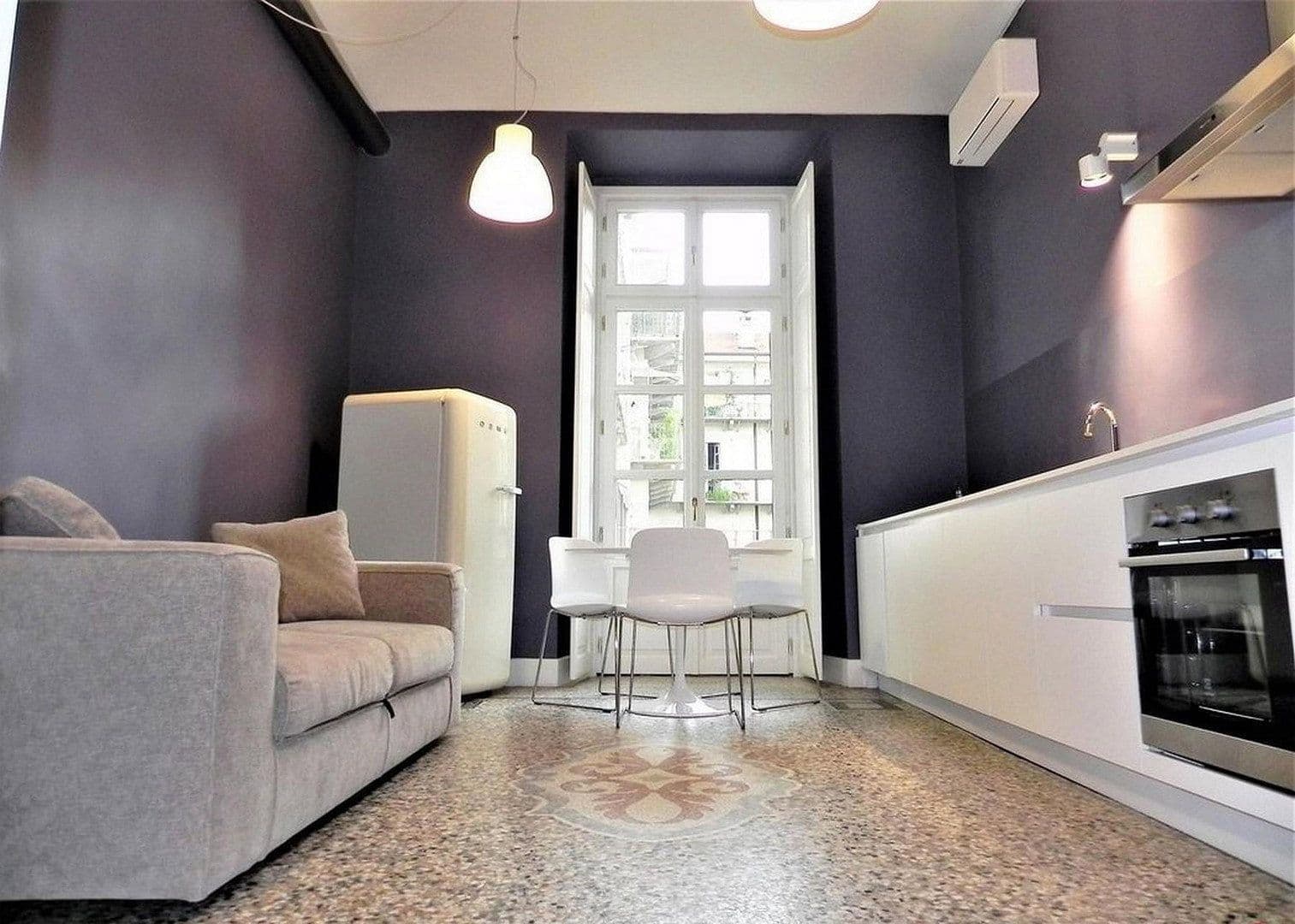 Pronájem bytu 2+1 50 m², Werastraße 20, Stuttgart, Bádensko-Württembersko Pronájem bytu 2+1 50 m², Werastraße 20, Stuttgart, Bádensko-Württembersko