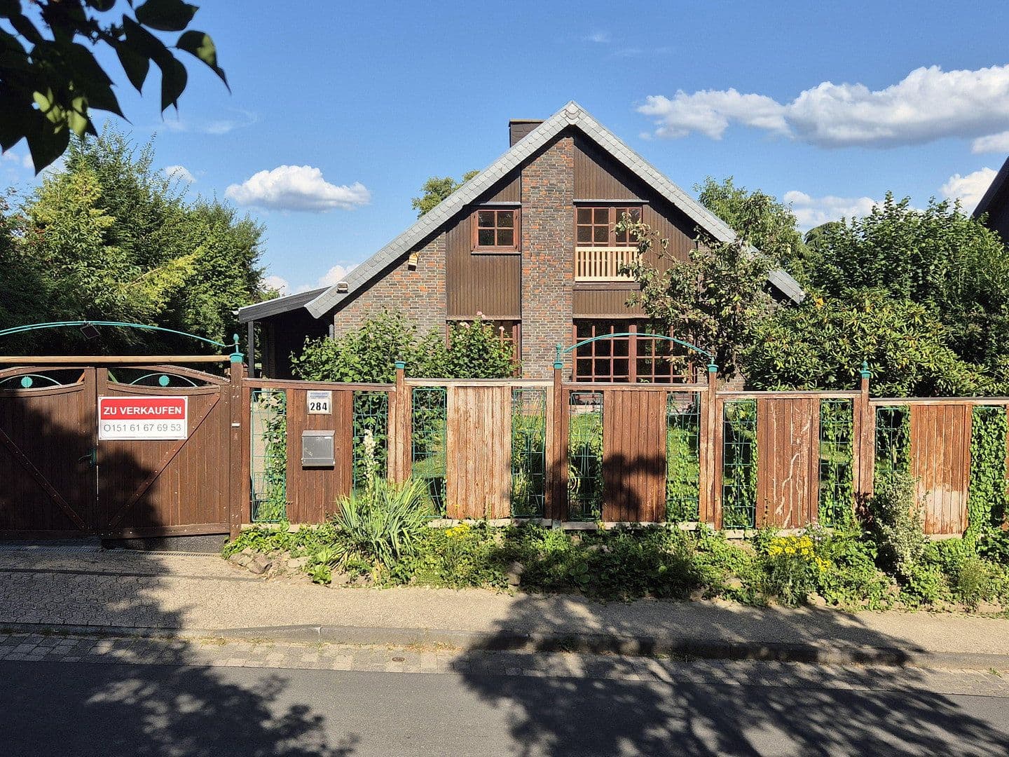 Prodej domu 195 m², pozemek 829 m², Neunkirchen-Seelscheid, Severní Porýní-Vestfálsko Prodej domu 195 m², pozemek 829 m², Neunkirchen-Seelscheid, Severní Porýní-Vestfálsko