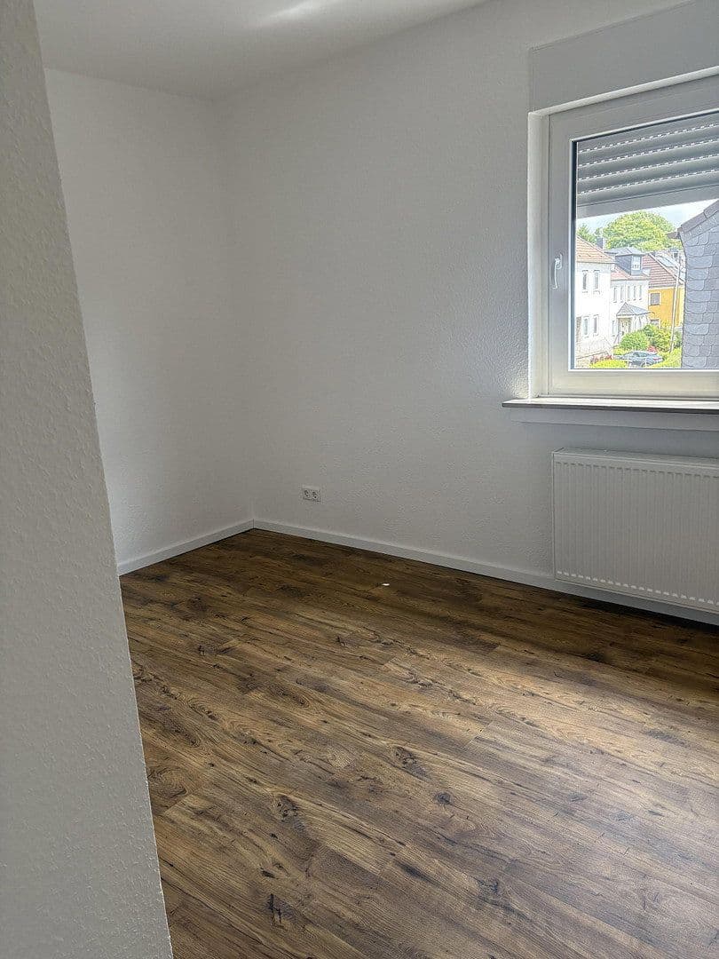 Pronájem bytu 3+1 80 m², Wuppertal, Severní Porýní-Vestfálsko Pronájem bytu 3+1 80 m², Wuppertal, Severní Porýní-Vestfálsko