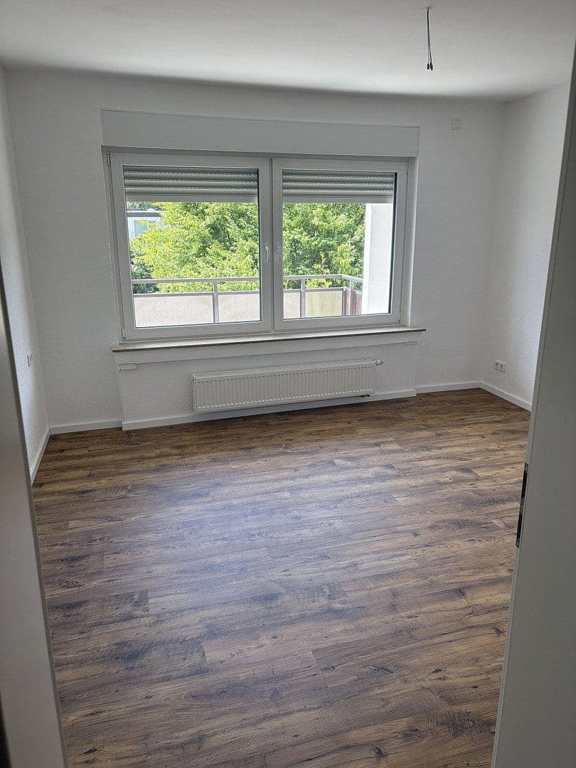Pronájem bytu 3+1 80 m², Wuppertal, Severní Porýní-Vestfálsko Pronájem bytu 3+1 80 m², Wuppertal, Severní Porýní-Vestfálsko