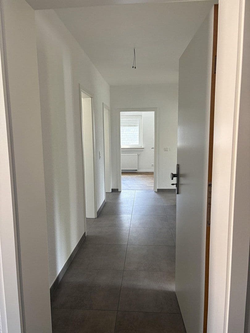Pronájem bytu 3+1 80 m², Wuppertal, Severní Porýní-Vestfálsko Pronájem bytu 3+1 80 m², Wuppertal, Severní Porýní-Vestfálsko