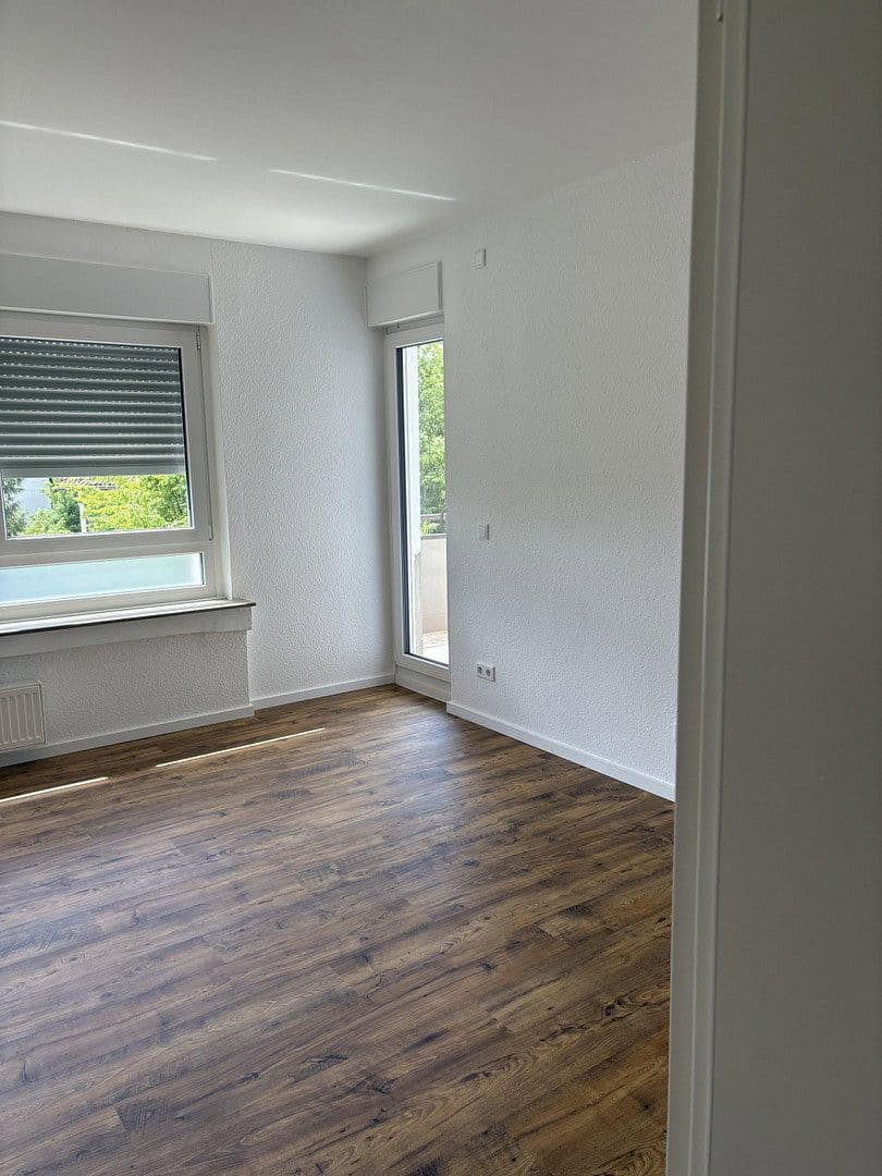 Pronájem bytu 3+1 80 m², Wuppertal, Severní Porýní-Vestfálsko Pronájem bytu 3+1 80 m², Wuppertal, Severní Porýní-Vestfálsko