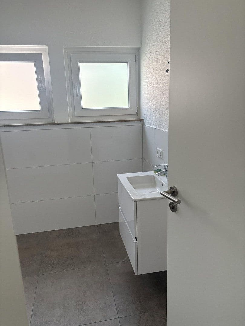 Pronájem bytu 3+1 80 m², Wuppertal, Severní Porýní-Vestfálsko Pronájem bytu 3+1 80 m², Wuppertal, Severní Porýní-Vestfálsko