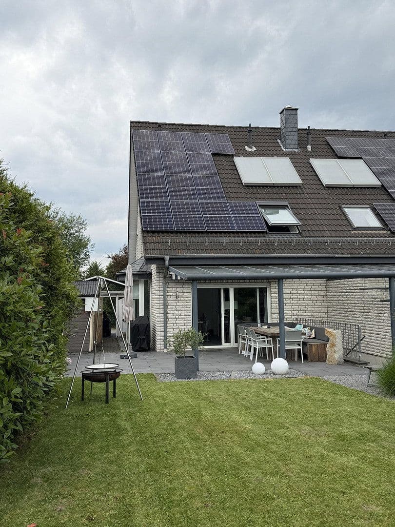 Prodej domu 124 m², pozemek 360 m², Herford, Severní Porýní-Vestfálsko Prodej domu 124 m², pozemek 360 m², Herford, Severní Porýní-Vestfálsko