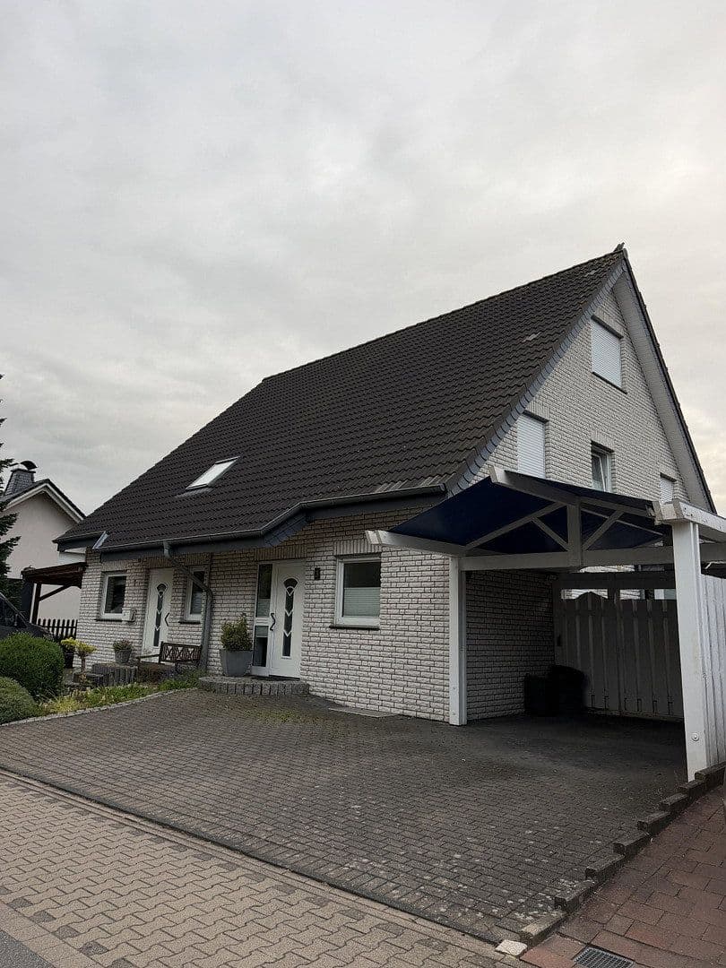 Prodej domu 124 m², pozemek 360 m², Herford, Severní Porýní-Vestfálsko Prodej domu 124 m², pozemek 360 m², Herford, Severní Porýní-Vestfálsko