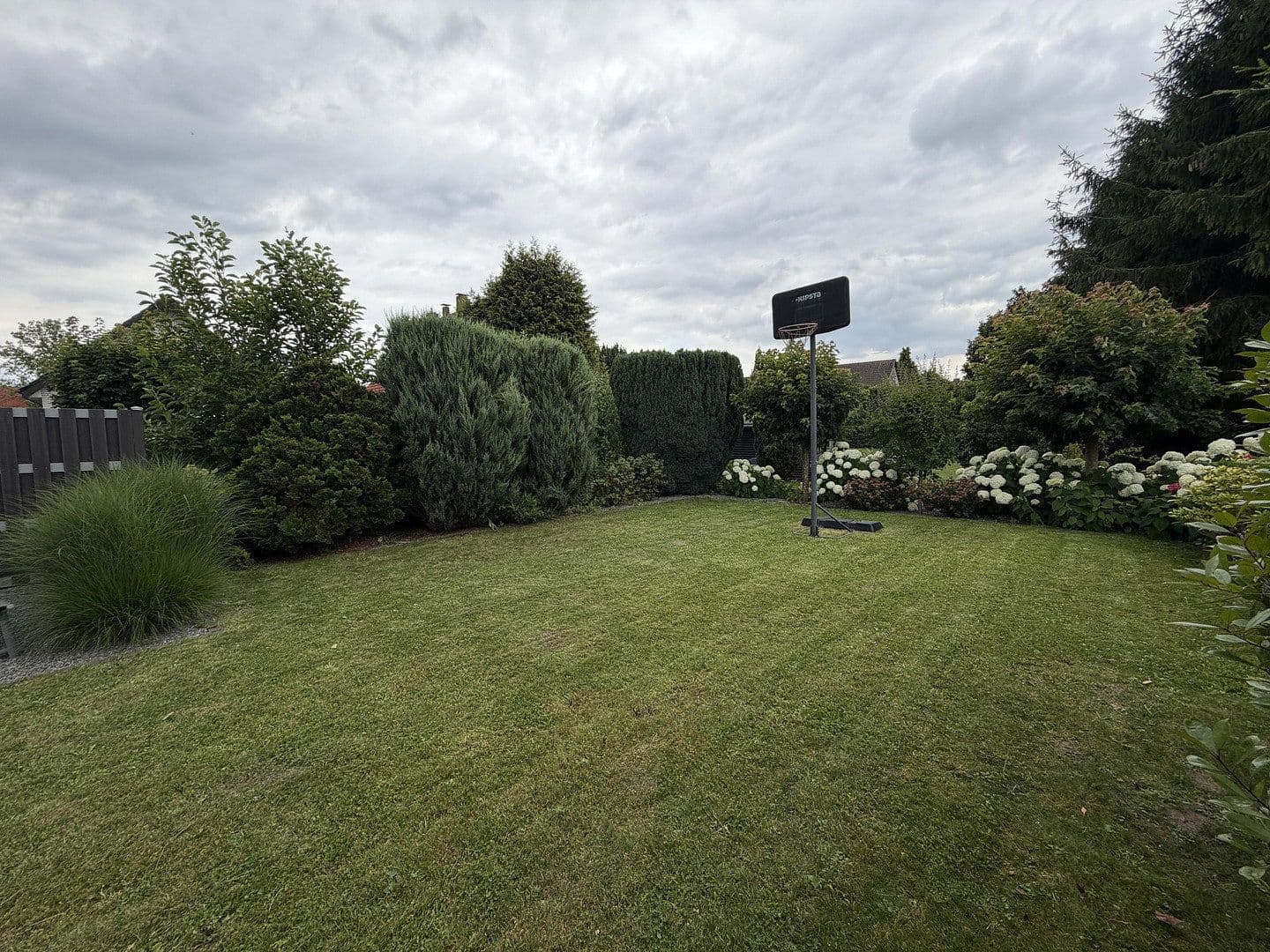Prodej domu 124 m², pozemek 360 m², Herford, Severní Porýní-Vestfálsko Prodej domu 124 m², pozemek 360 m², Herford, Severní Porýní-Vestfálsko