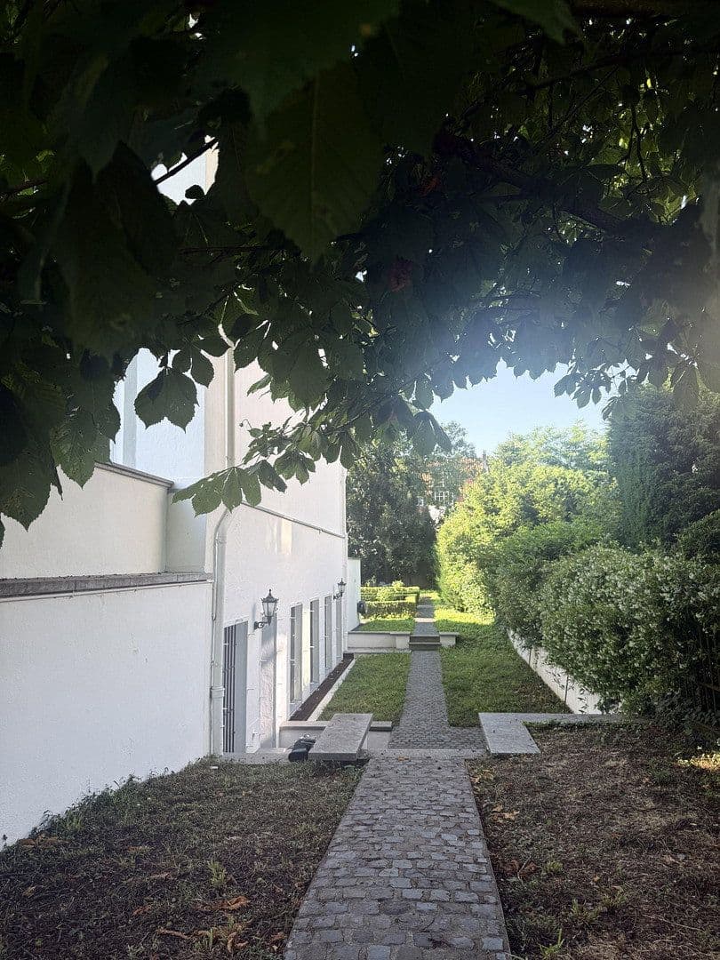 Pronájem bytu 1+1 80 m², Uferstraße 29, Köln, Severní Porýní-Vestfálsko Pronájem bytu 1+1 80 m², Uferstraße 29, Köln, Severní Porýní-Vestfálsko
