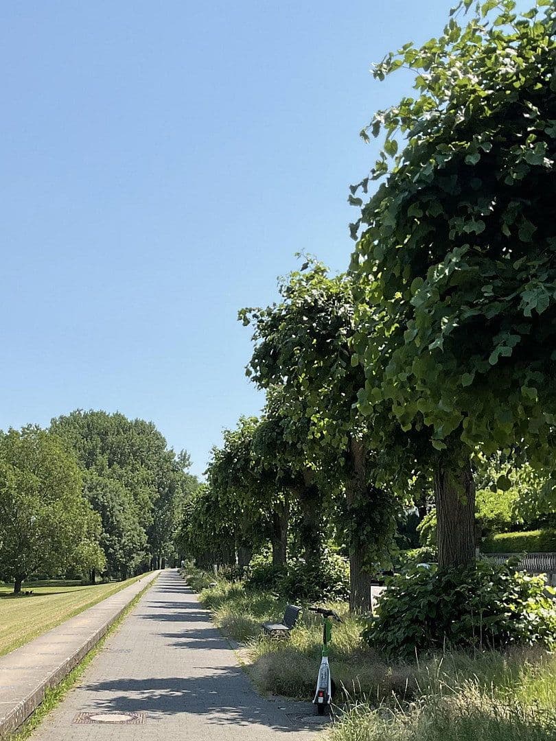 Pronájem bytu 1+1 80 m², Uferstraße 29, Köln, Severní Porýní-Vestfálsko Pronájem bytu 1+1 80 m², Uferstraße 29, Köln, Severní Porýní-Vestfálsko