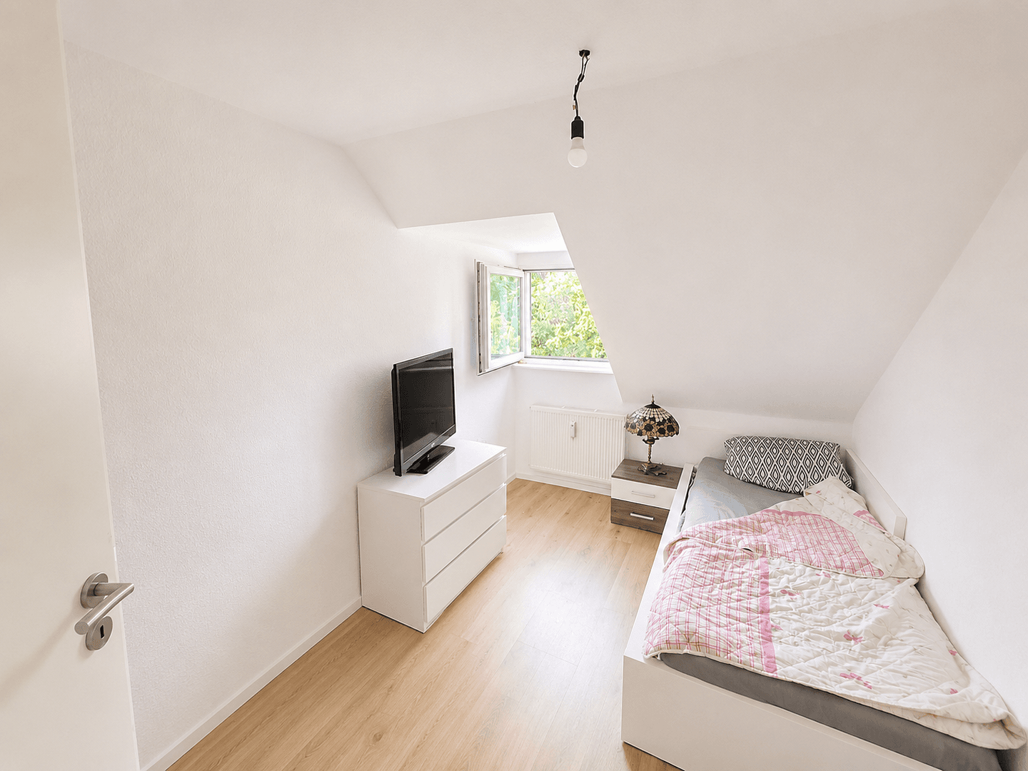 Pronájem bytu 3+1 60 m², Oberhausen, Severní Porýní-Vestfálsko Pronájem bytu 3+1 60 m², Oberhausen, Severní Porýní-Vestfálsko
