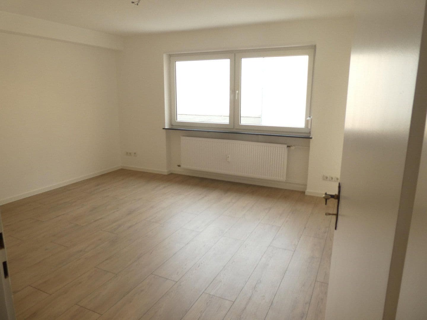 Pronájem bytu 1+1 32 m², Kaiserslautern, Porýní-Falc Pronájem bytu 1+1 32 m², Kaiserslautern, Porýní-Falc