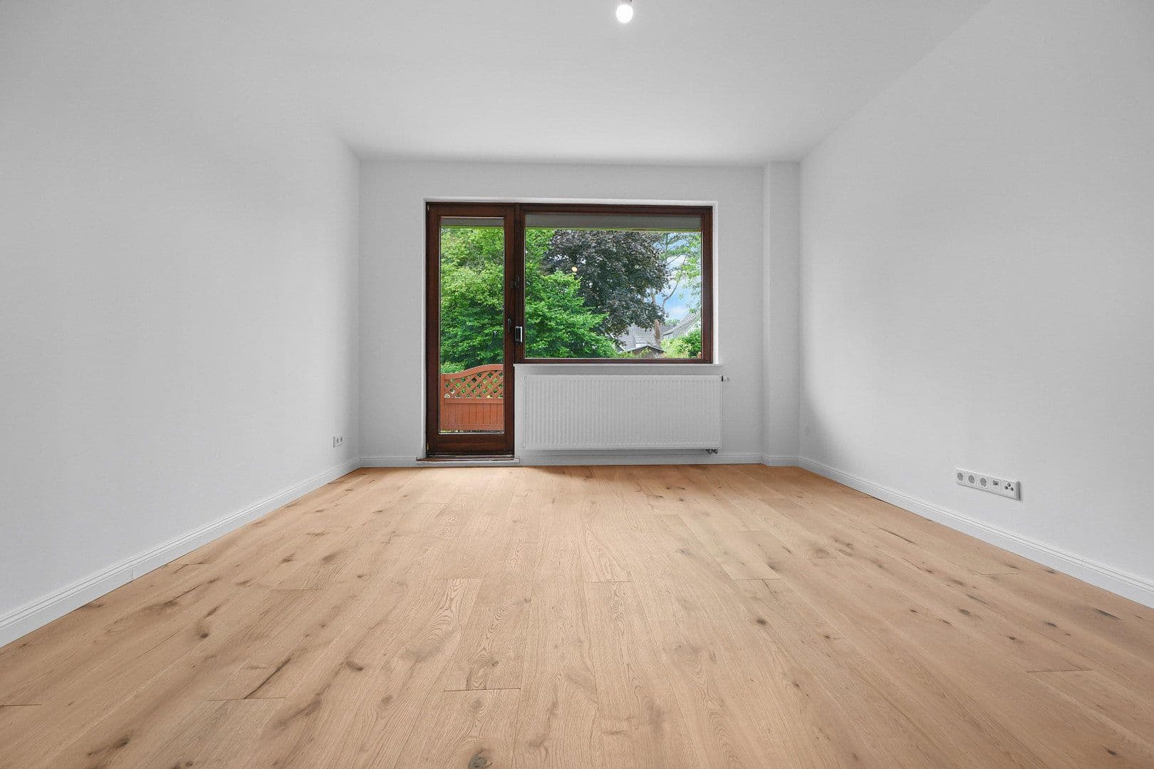 Pronájem bytu 4+1 85 m², Bremen, Bremen Pronájem bytu 4+1 85 m², Bremen, Bremen