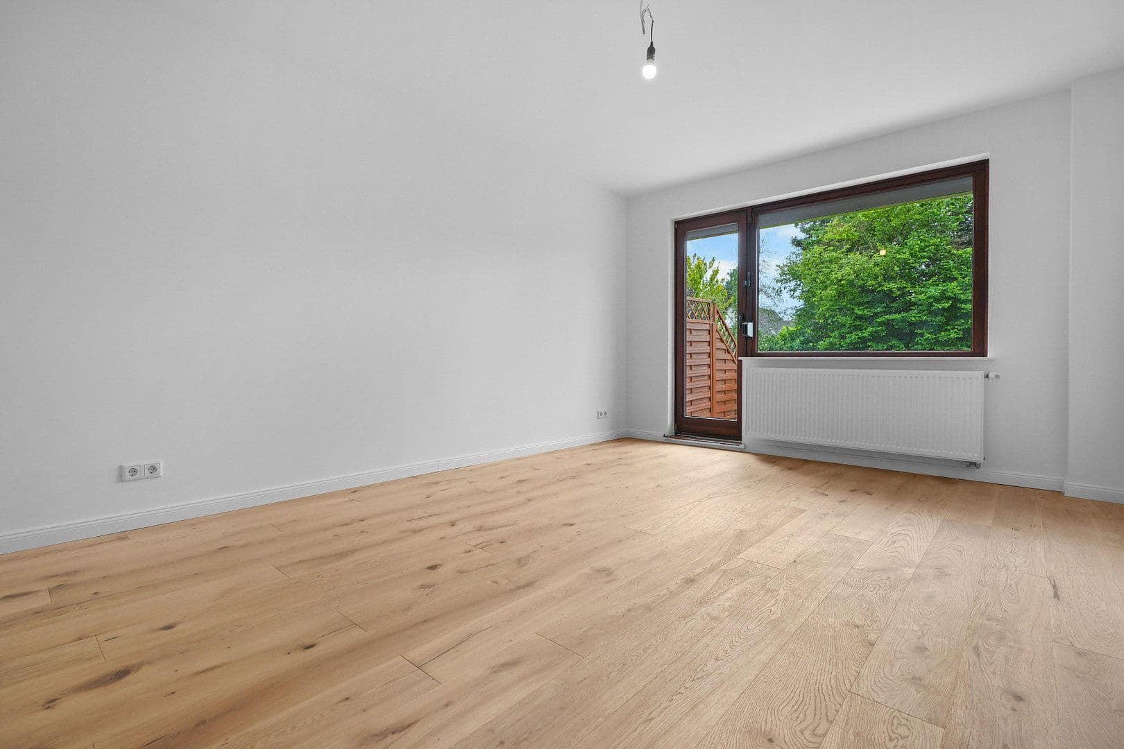 Pronájem bytu 4+1 85 m², Bremen, Bremen Pronájem bytu 4+1 85 m², Bremen, Bremen