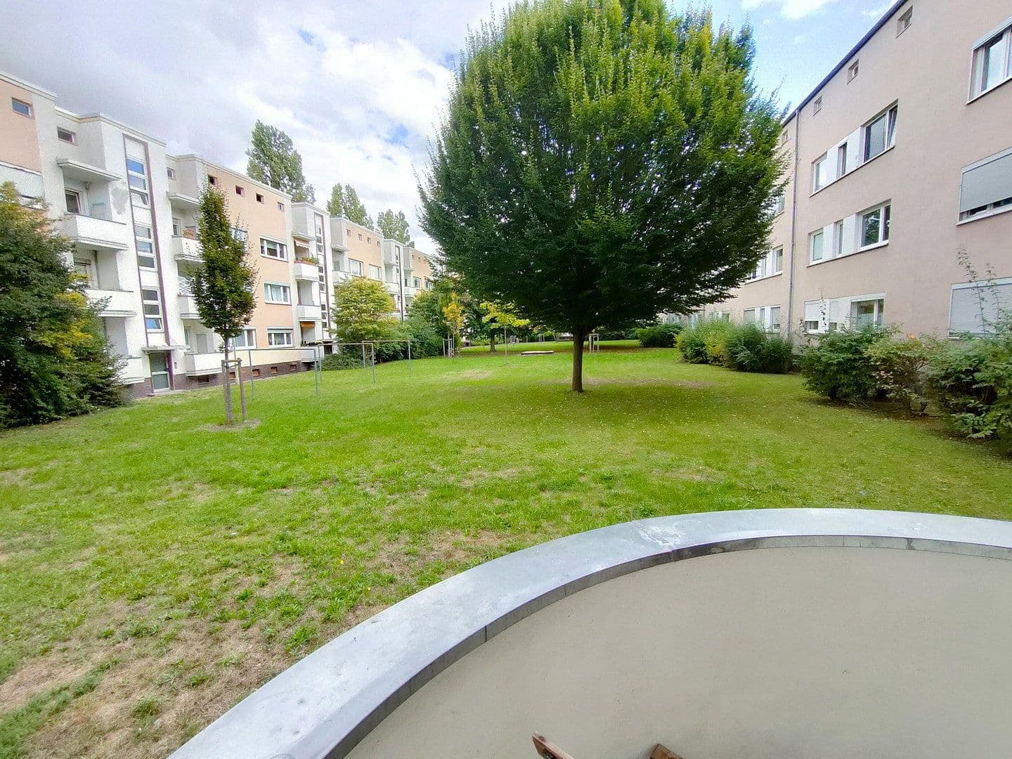 Pronájem bytu 2+1 43 m², Hinter den Ulmen 24, Frankfurt am main, Hessen Pronájem bytu 2+1 43 m², Hinter den Ulmen 24, Frankfurt am main, Hessen