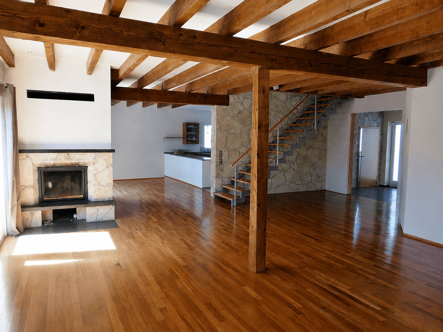 Prodej domu 300 m², pozemek 652 m², Mönchengladbach, Severní Porýní-Vestfálsko Prodej domu 300 m², pozemek 652 m², Mönchengladbach, Severní Porýní-Vestfálsko