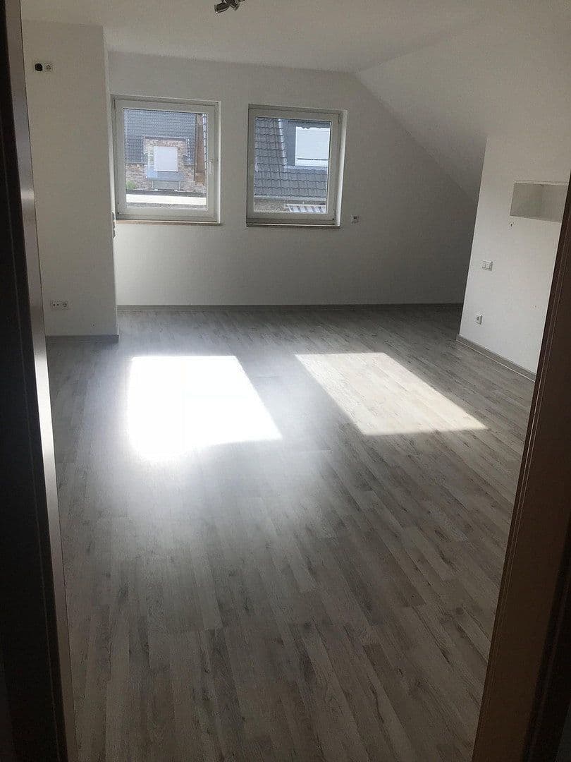 Prodej domu 300 m², pozemek 652 m², Mönchengladbach, Severní Porýní-Vestfálsko Prodej domu 300 m², pozemek 652 m², Mönchengladbach, Severní Porýní-Vestfálsko