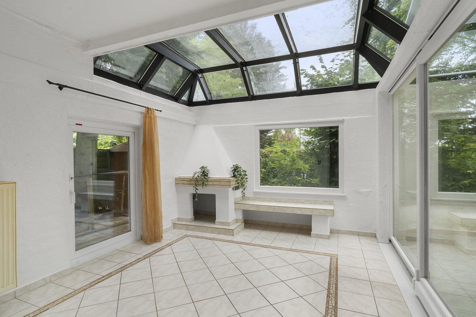 Prodej domu 166 m², pozemek 611 m², Schwalbach am Taunus, Hessen Prodej domu 166 m², pozemek 611 m², Schwalbach am Taunus, Hessen
