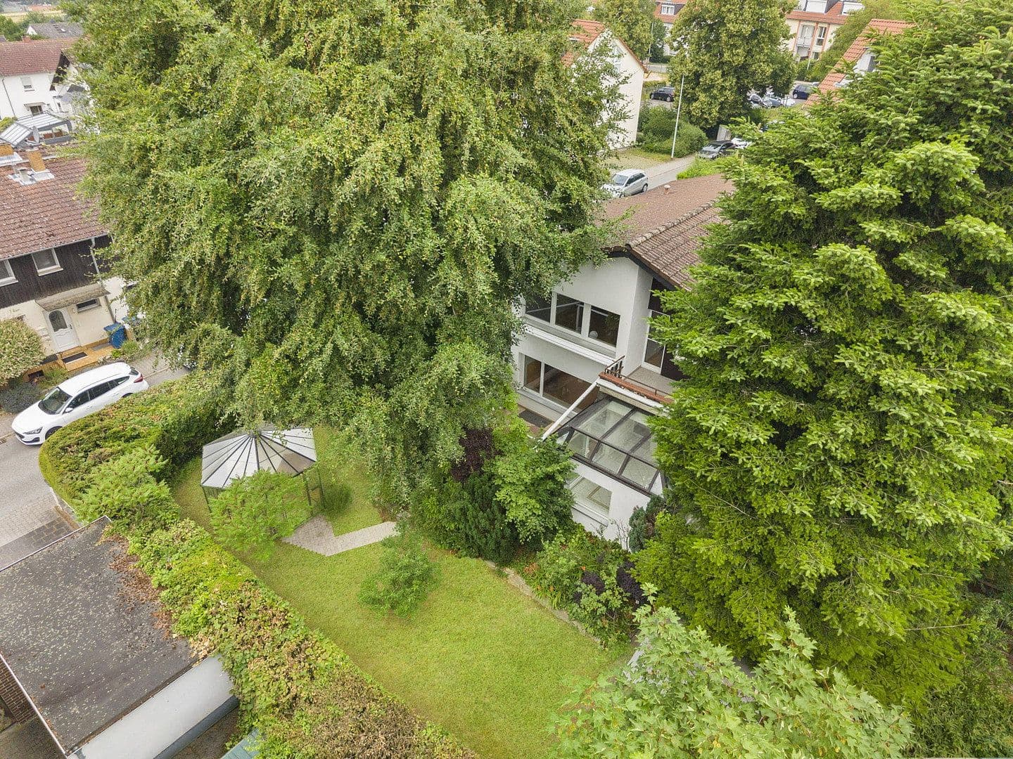 Prodej domu 166 m², pozemek 611 m², Schwalbach am Taunus, Hessen Prodej domu 166 m², pozemek 611 m², Schwalbach am Taunus, Hessen
