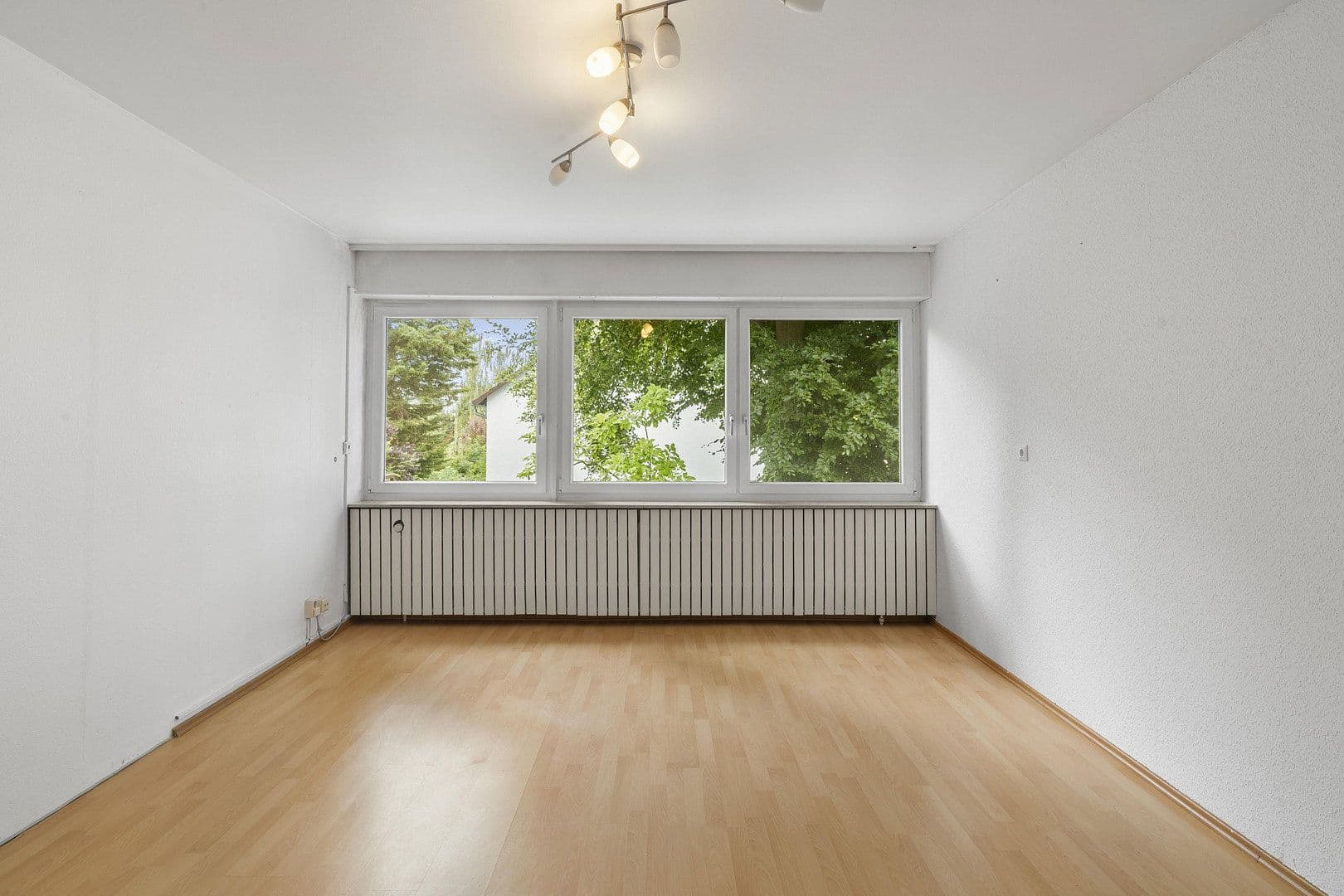 Prodej domu 166 m², pozemek 611 m², Schwalbach am Taunus, Hessen Prodej domu 166 m², pozemek 611 m², Schwalbach am Taunus, Hessen