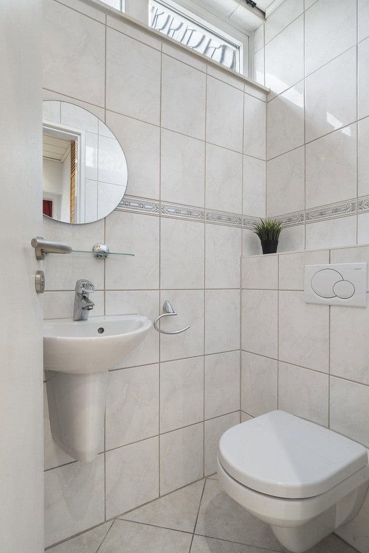 Prodej domu 166 m², pozemek 611 m², Schwalbach am Taunus, Hessen Prodej domu 166 m², pozemek 611 m², Schwalbach am Taunus, Hessen