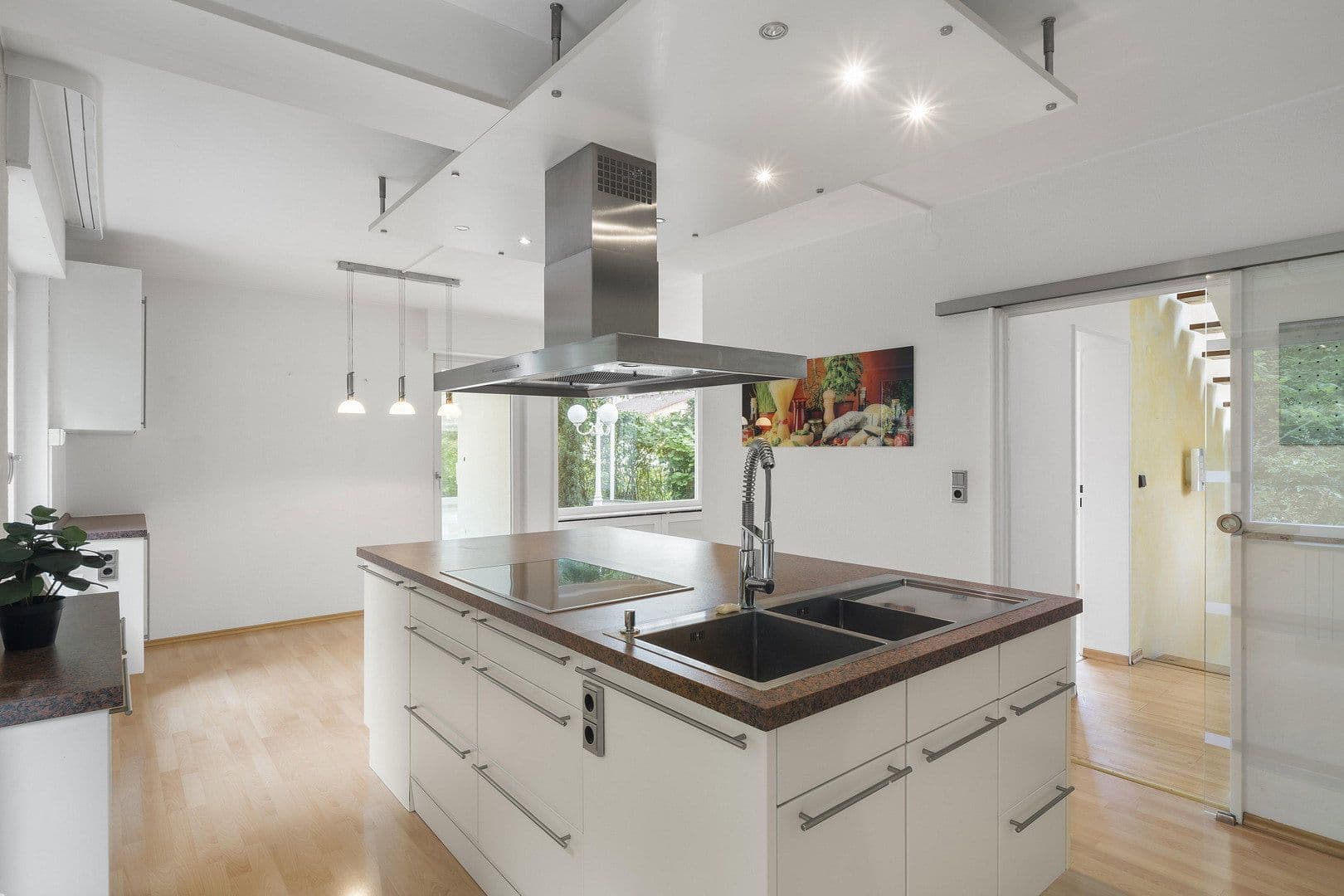 Prodej domu 166 m², pozemek 611 m², Schwalbach am Taunus, Hessen Prodej domu 166 m², pozemek 611 m², Schwalbach am Taunus, Hessen