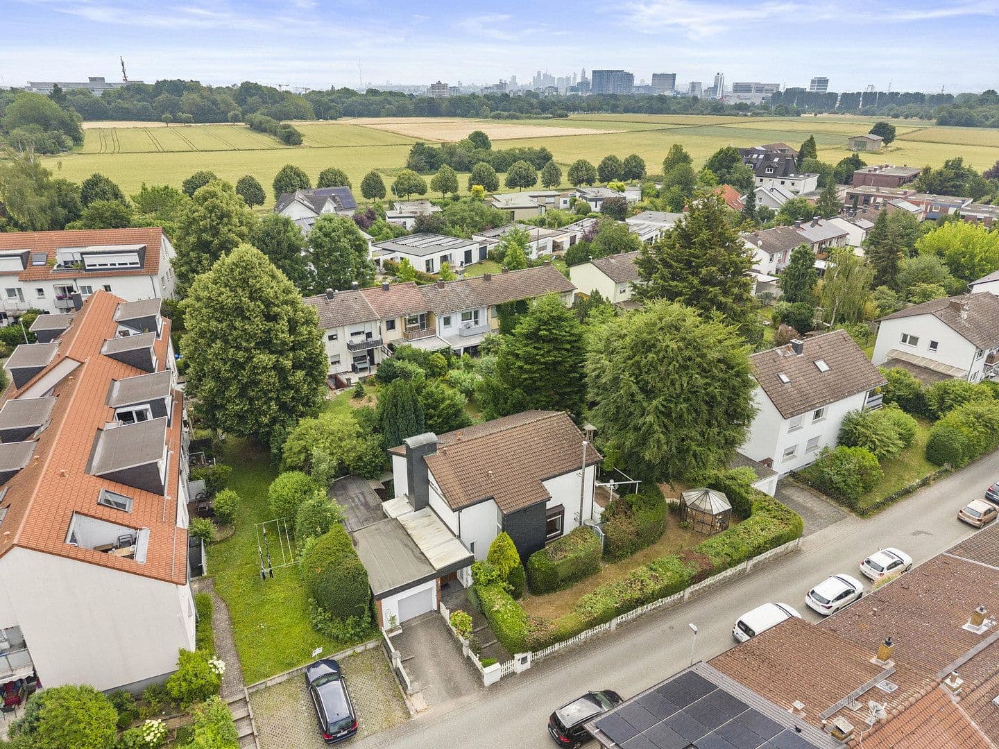 Prodej domu 166 m², pozemek 611 m², Schwalbach am Taunus, Hessen Prodej domu 166 m², pozemek 611 m², Schwalbach am Taunus, Hessen