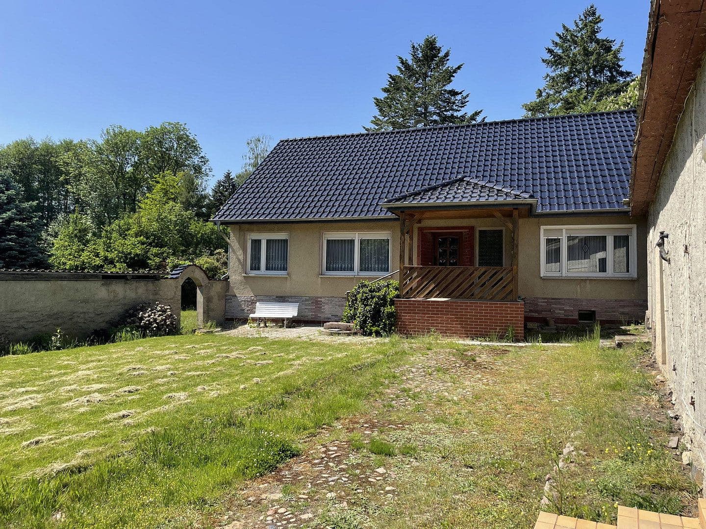 Prodej domu 145 m², pozemek 2.000 m², Beetzendorf, Sasko-Anhaltsko Prodej domu 145 m², pozemek 2.000 m², Beetzendorf, Sasko-Anhaltsko