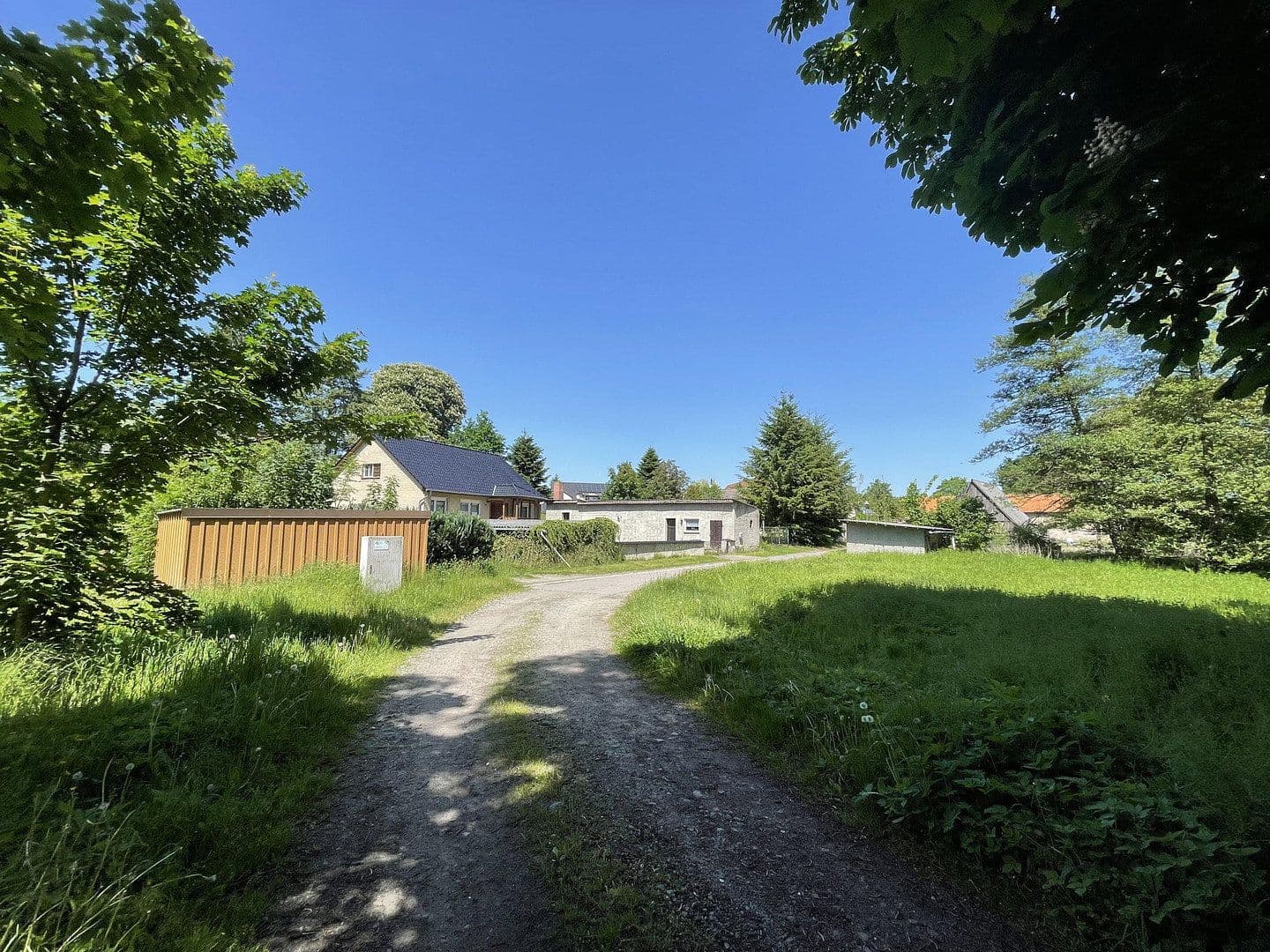 Prodej domu 145 m², pozemek 2.000 m², Beetzendorf, Sasko-Anhaltsko Prodej domu 145 m², pozemek 2.000 m², Beetzendorf, Sasko-Anhaltsko