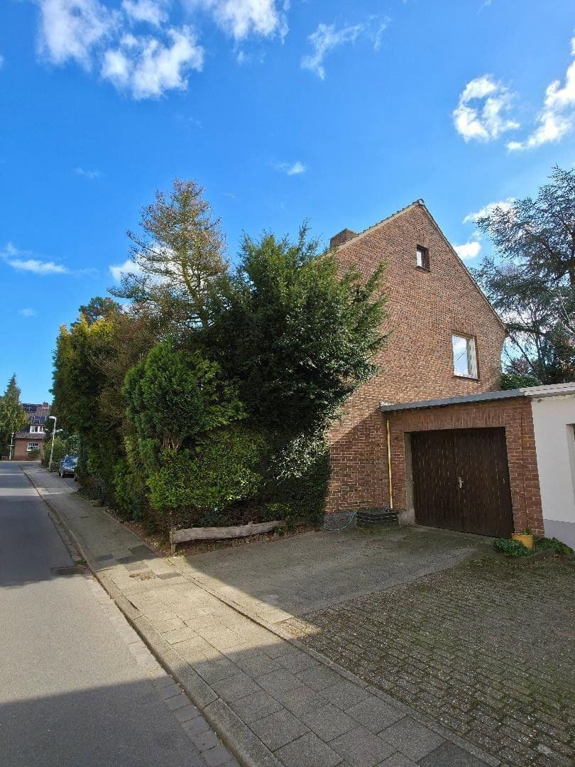 Prodej domu 112 m², pozemek 602 m², Heresbachstr. 26, Wesel, Severní Porýní-Vestfálsko Prodej domu 112 m², pozemek 602 m², Heresbachstr. 26, Wesel, Severní Porýní-Vestfálsko