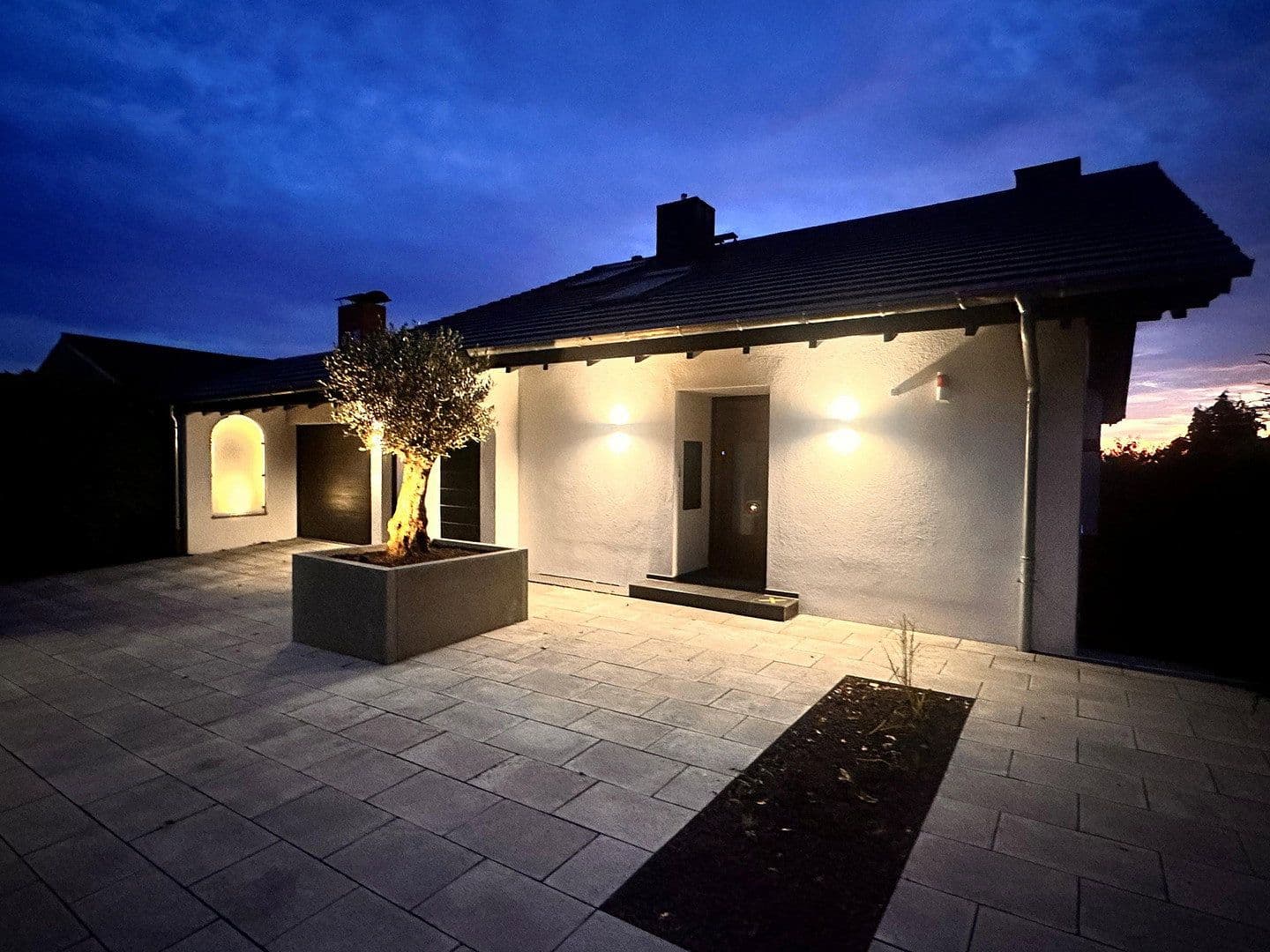 Prodej domu 260 m², pozemek 457 m², Blütenweg 13, Weinheim, Bádensko-Württembersko Prodej domu 260 m², pozemek 457 m², Blütenweg 13, Weinheim, Bádensko-Württembersko