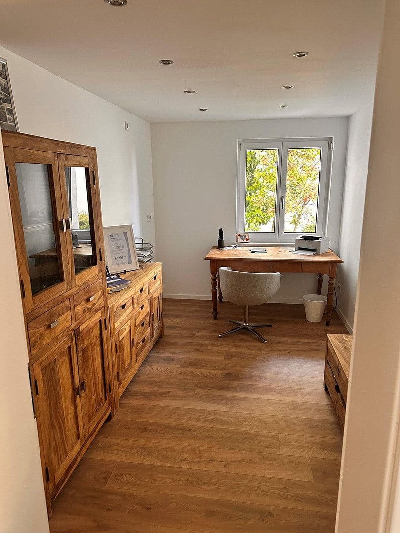 Prodej domu 260 m², pozemek 457 m², Blütenweg 13, Weinheim, Bádensko-Württembersko Prodej domu 260 m², pozemek 457 m², Blütenweg 13, Weinheim, Bádensko-Württembersko