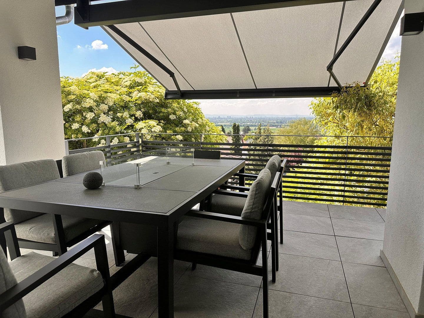 Prodej domu 260 m², pozemek 457 m², Blütenweg 13, Weinheim, Bádensko-Württembersko Prodej domu 260 m², pozemek 457 m², Blütenweg 13, Weinheim, Bádensko-Württembersko