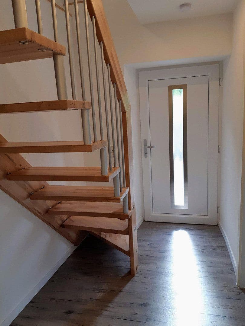 Pronájem domu 103 m², pozemek 103 m², Wilhelmsfeld, Bádensko-Württembersko Pronájem domu 103 m², pozemek 103 m², Wilhelmsfeld, Bádensko-Württembersko