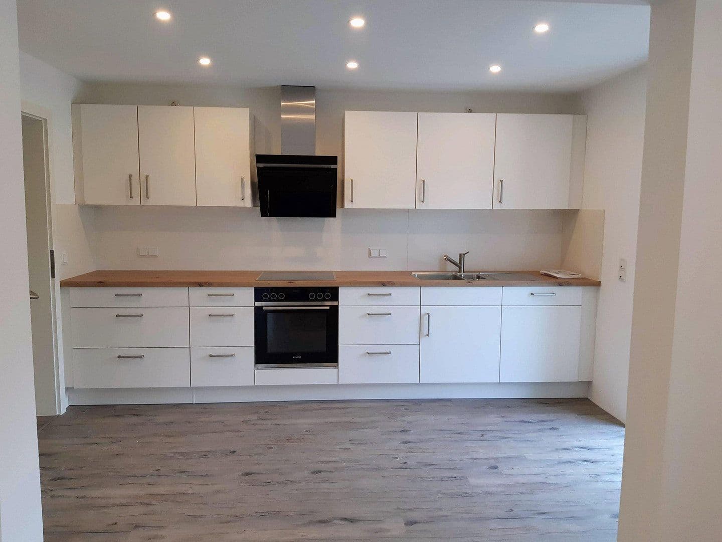 Pronájem domu 103 m², pozemek 103 m², Wilhelmsfeld, Bádensko-Württembersko Pronájem domu 103 m², pozemek 103 m², Wilhelmsfeld, Bádensko-Württembersko