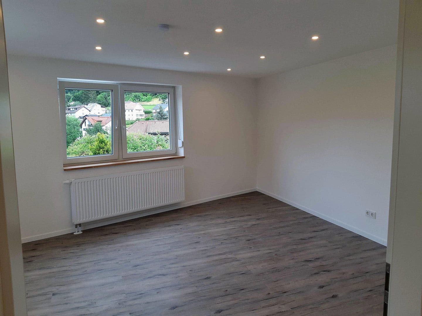 Pronájem domu 103 m², pozemek 103 m², Wilhelmsfeld, Bádensko-Württembersko Pronájem domu 103 m², pozemek 103 m², Wilhelmsfeld, Bádensko-Württembersko