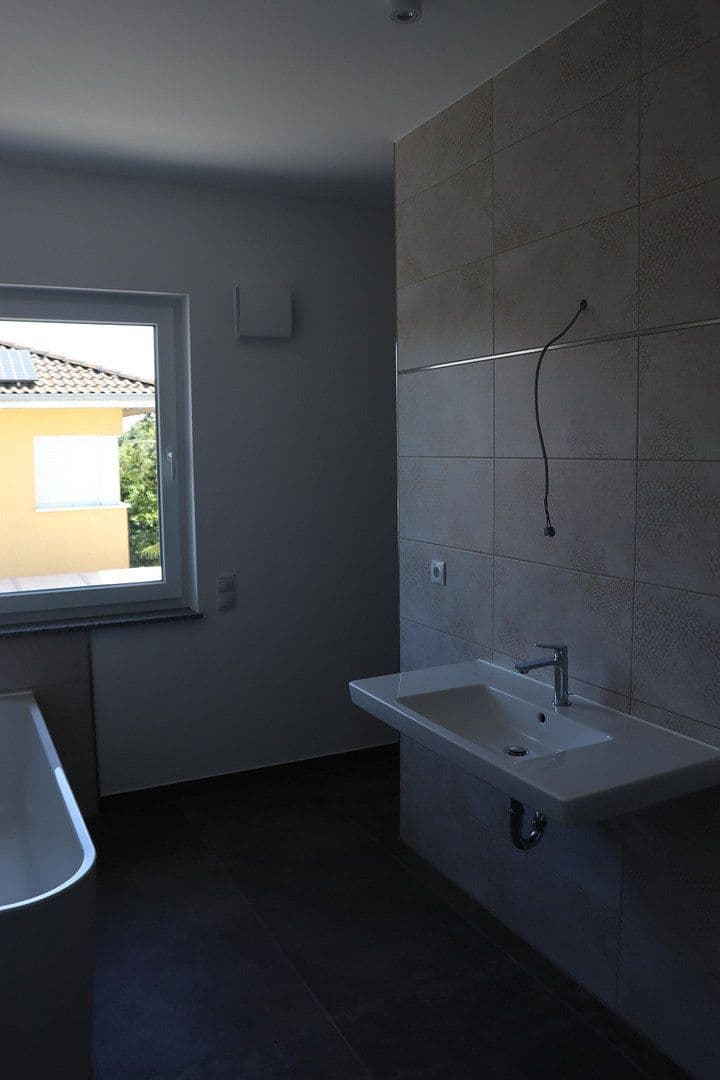 Pronájem domu 129 m², pozemek 300 m², Magdeburg, Sasko-Anhaltsko Pronájem domu 129 m², pozemek 300 m², Magdeburg, Sasko-Anhaltsko