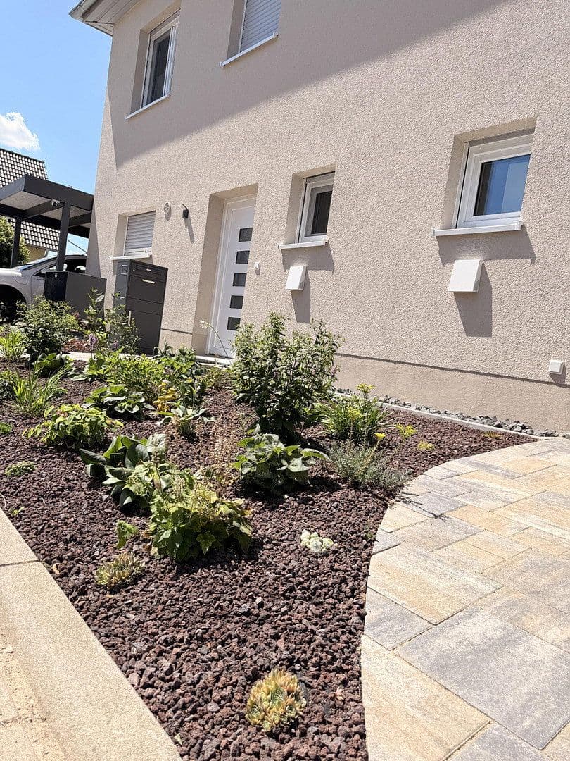 Pronájem domu 129 m², pozemek 300 m², Magdeburg, Sasko-Anhaltsko Pronájem domu 129 m², pozemek 300 m², Magdeburg, Sasko-Anhaltsko