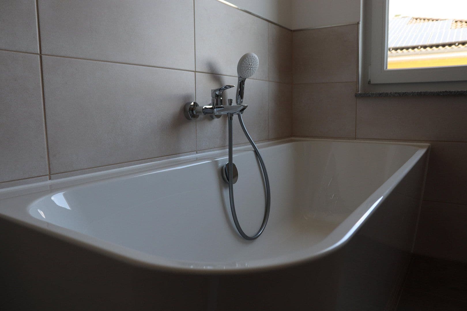 Pronájem domu 129 m², pozemek 300 m², Magdeburg, Sasko-Anhaltsko Pronájem domu 129 m², pozemek 300 m², Magdeburg, Sasko-Anhaltsko