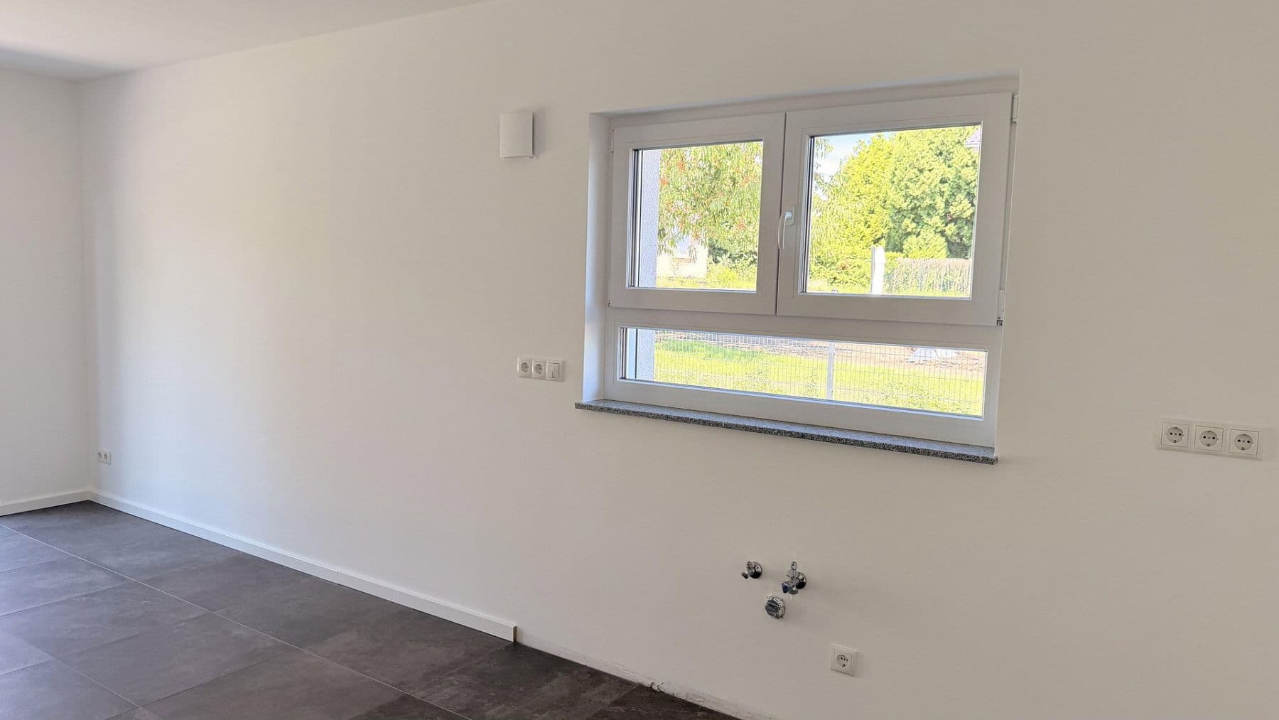 Pronájem domu 129 m², pozemek 300 m², Magdeburg, Sasko-Anhaltsko Pronájem domu 129 m², pozemek 300 m², Magdeburg, Sasko-Anhaltsko