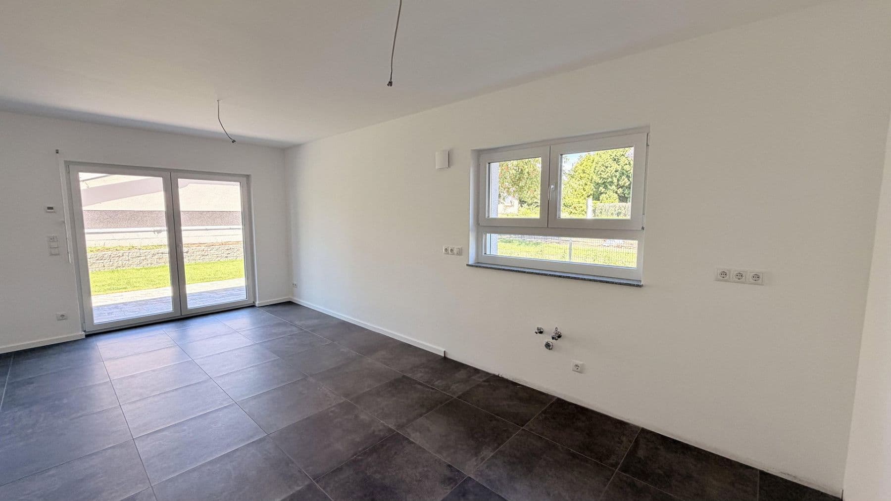Pronájem domu 129 m², pozemek 300 m², Magdeburg, Sasko-Anhaltsko Pronájem domu 129 m², pozemek 300 m², Magdeburg, Sasko-Anhaltsko