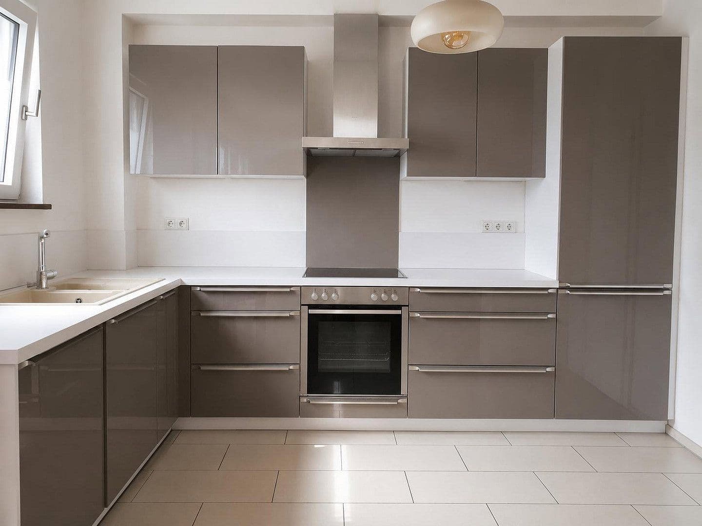 Prodej bytu 4+1 95 m², Köln-Vogelsang, Severní Porýní-Vestfálsko Prodej bytu 4+1 95 m², Köln-Vogelsang, Severní Porýní-Vestfálsko