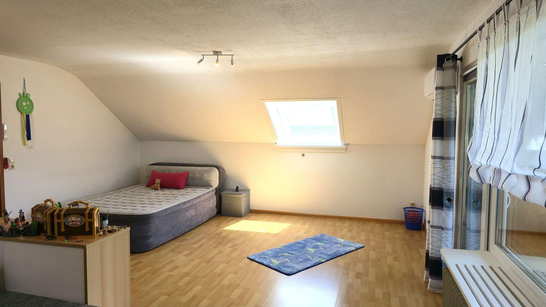 Prodej domu 201 m², pozemek 1.219 m², Klettgau, Bádensko-Württembersko Prodej domu 201 m², pozemek 1.219 m², Klettgau, Bádensko-Württembersko