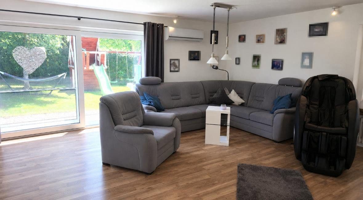 Prodej domu 201 m², pozemek 1.219 m², Klettgau, Bádensko-Württembersko Prodej domu 201 m², pozemek 1.219 m², Klettgau, Bádensko-Württembersko
