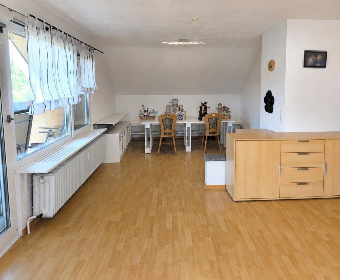Prodej domu 201 m², pozemek 1.219 m², Klettgau, Bádensko-Württembersko Prodej domu 201 m², pozemek 1.219 m², Klettgau, Bádensko-Württembersko