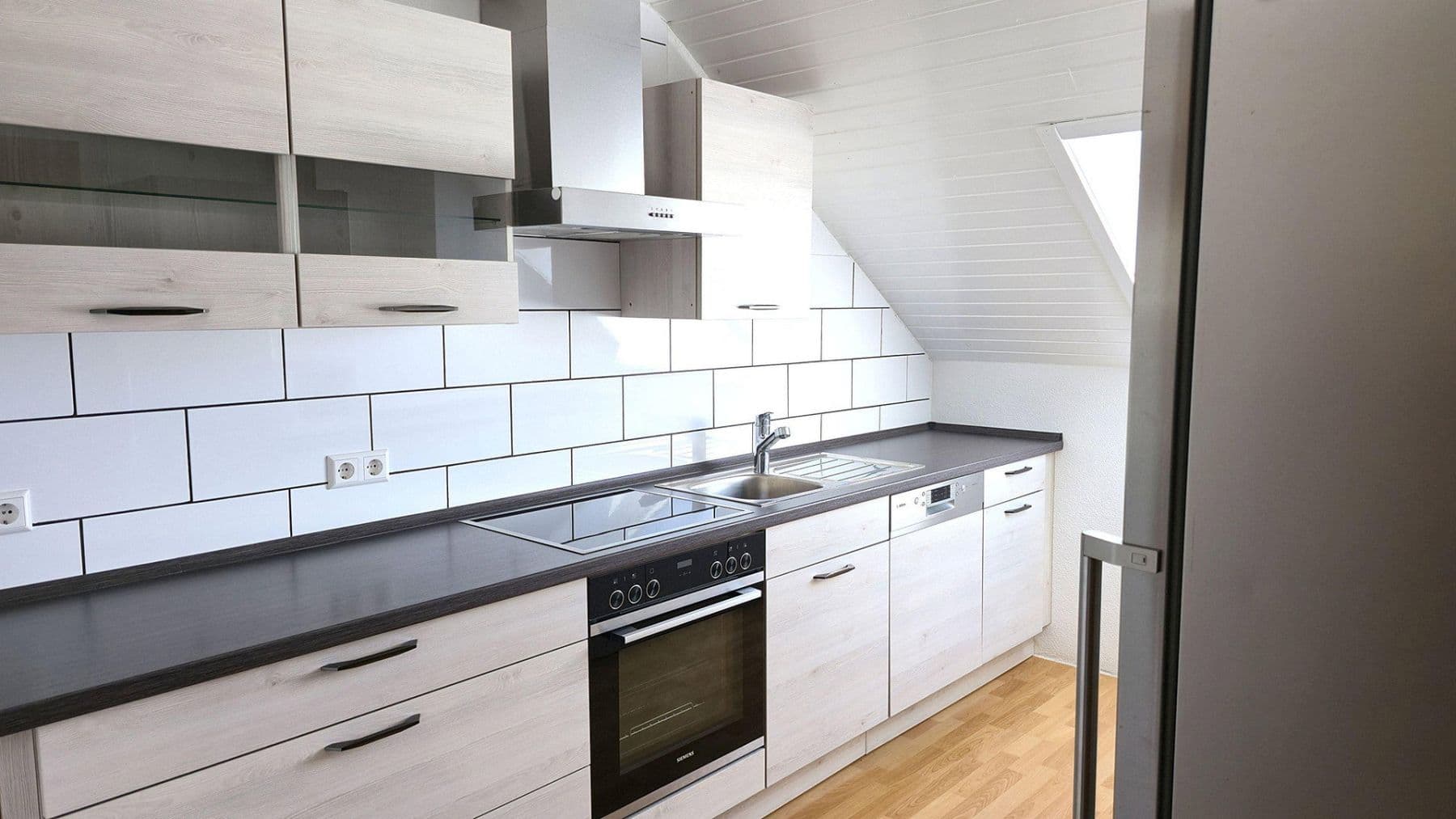Prodej domu 201 m², pozemek 1.219 m², Klettgau, Bádensko-Württembersko Prodej domu 201 m², pozemek 1.219 m², Klettgau, Bádensko-Württembersko