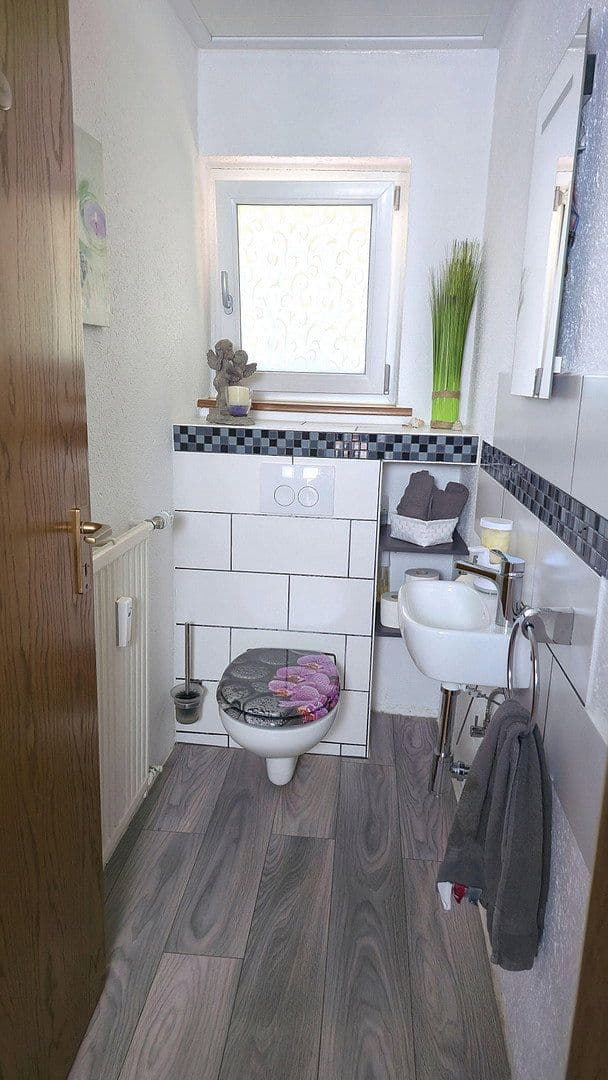 Prodej domu 201 m², pozemek 1.219 m², Klettgau, Bádensko-Württembersko Prodej domu 201 m², pozemek 1.219 m², Klettgau, Bádensko-Württembersko