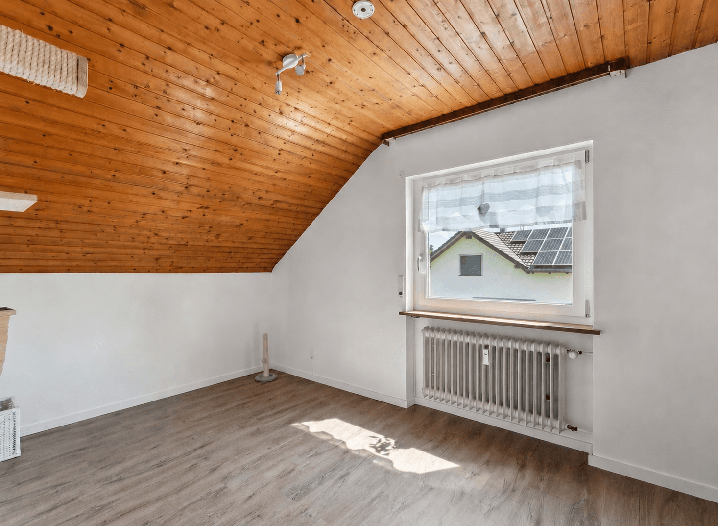 Prodej domu 201 m², pozemek 1.219 m², Klettgau, Bádensko-Württembersko Prodej domu 201 m², pozemek 1.219 m², Klettgau, Bádensko-Württembersko